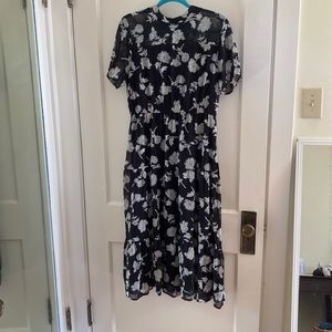NEW Lulu’s floral midi dress size L. Tags on, never been worn!